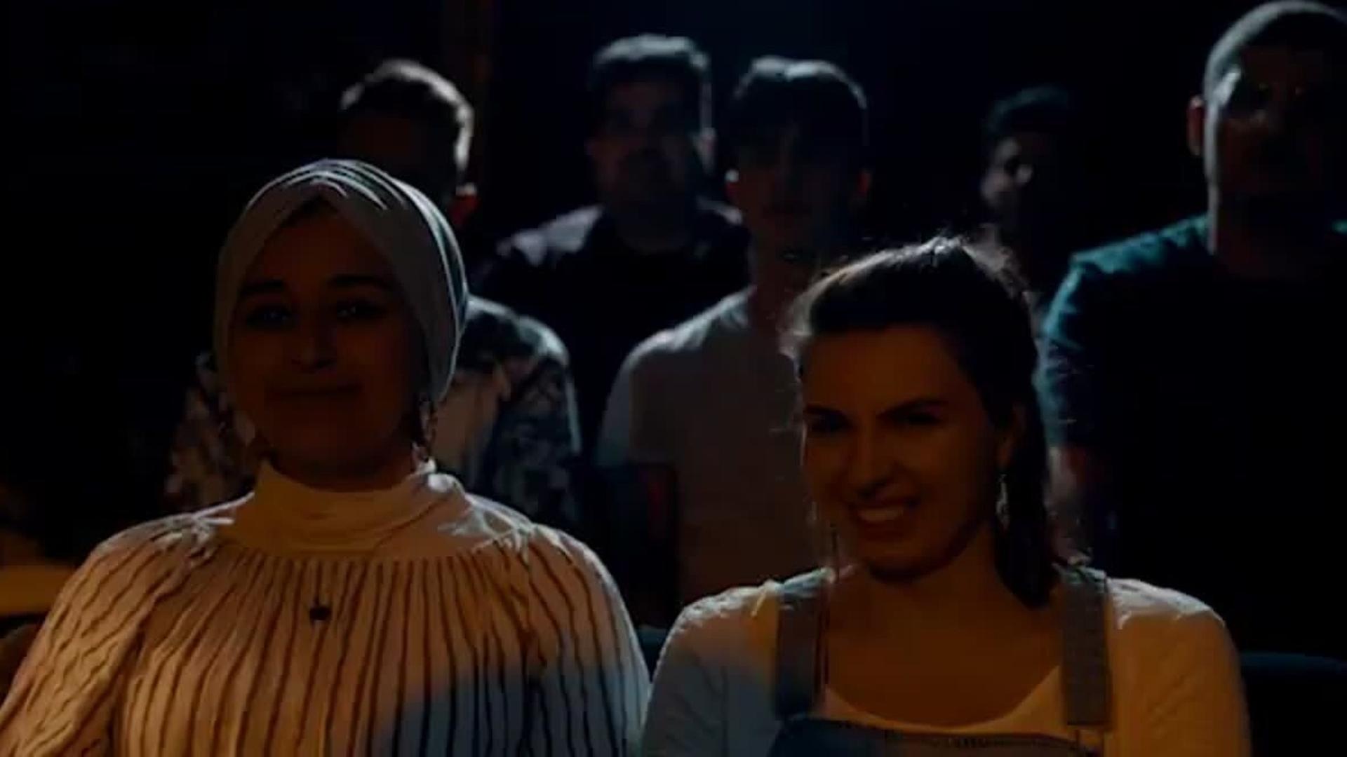 Wenn dein Imam denkt er wäre Comedian und in seiner Predigt Dad-Jokes bringt. 