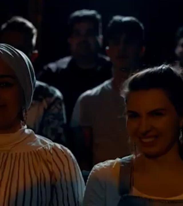 Wenn dein Imam denkt er wäre Comedian und in seiner Predigt Dad-Jokes bringt. 