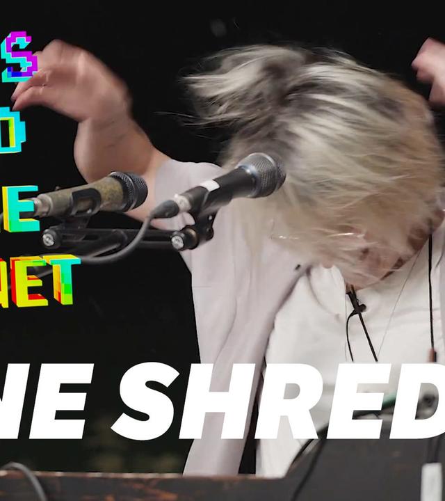 What's Weird On The Internet - Mine - Der Mond lacht (SHRED)
