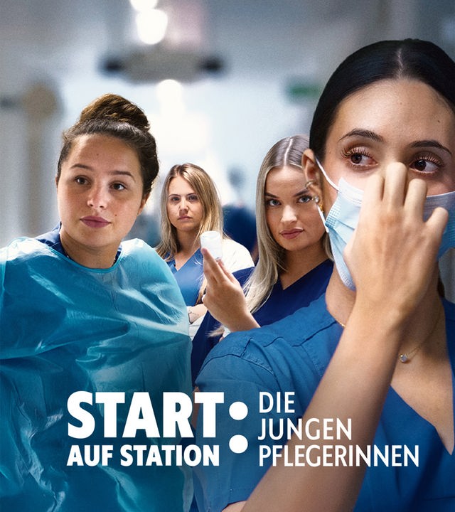 Vier junge Pflegerinnen auf Station