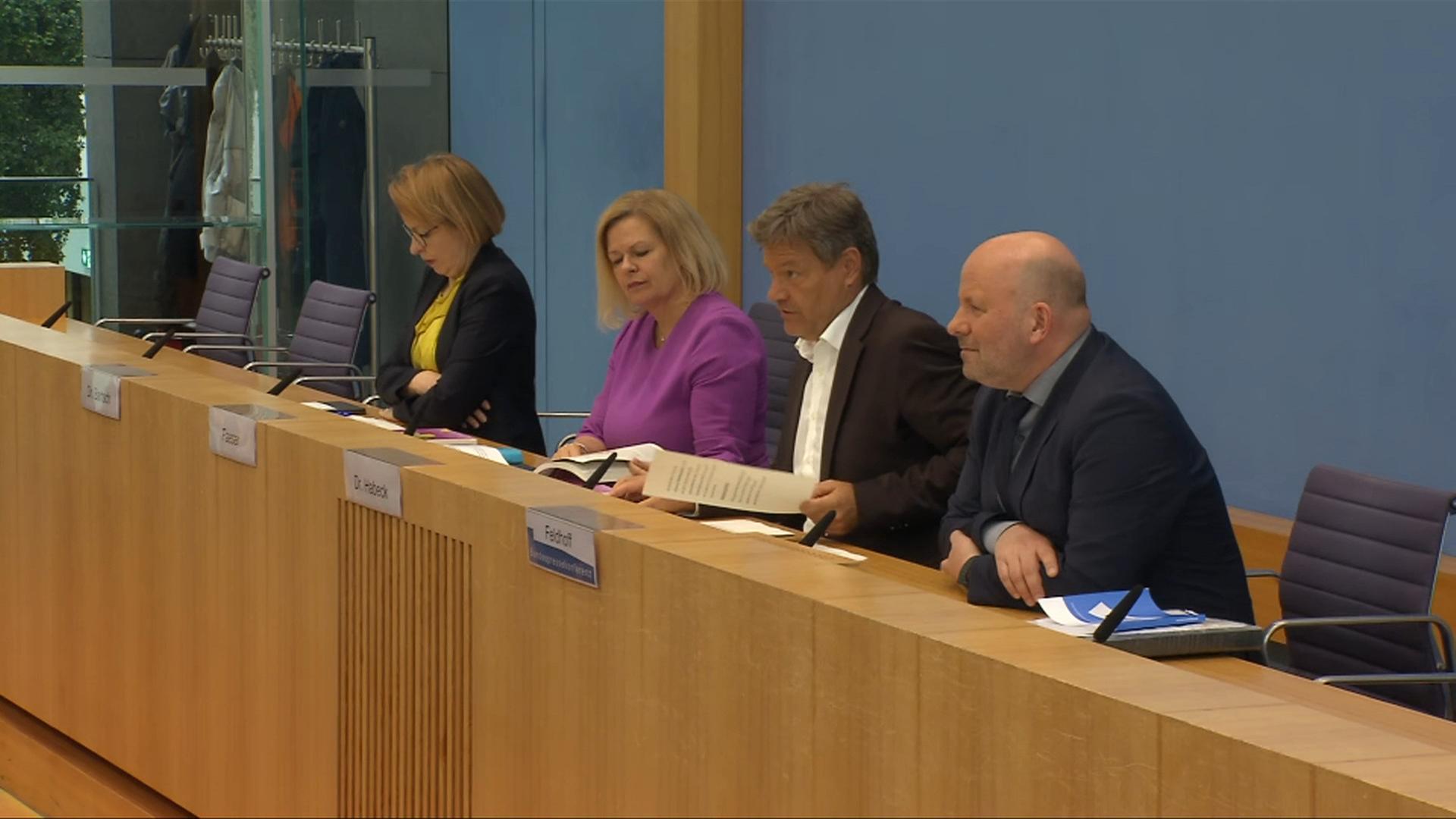 1. Gleichwertigkeitsbericht der Bundesregierung