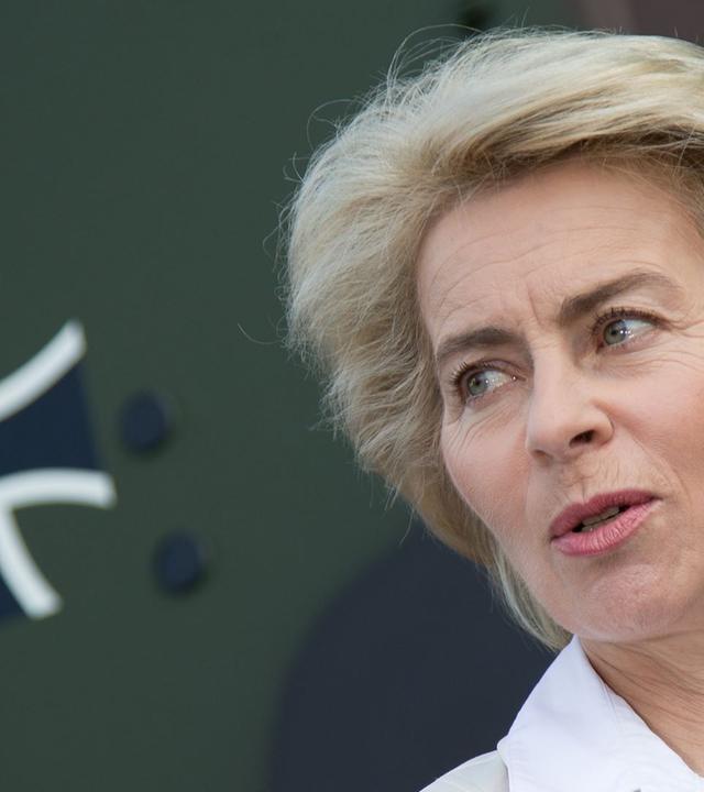 11.11.15 - Rede von der Leyen zu 60 Jahre Bundeswehr