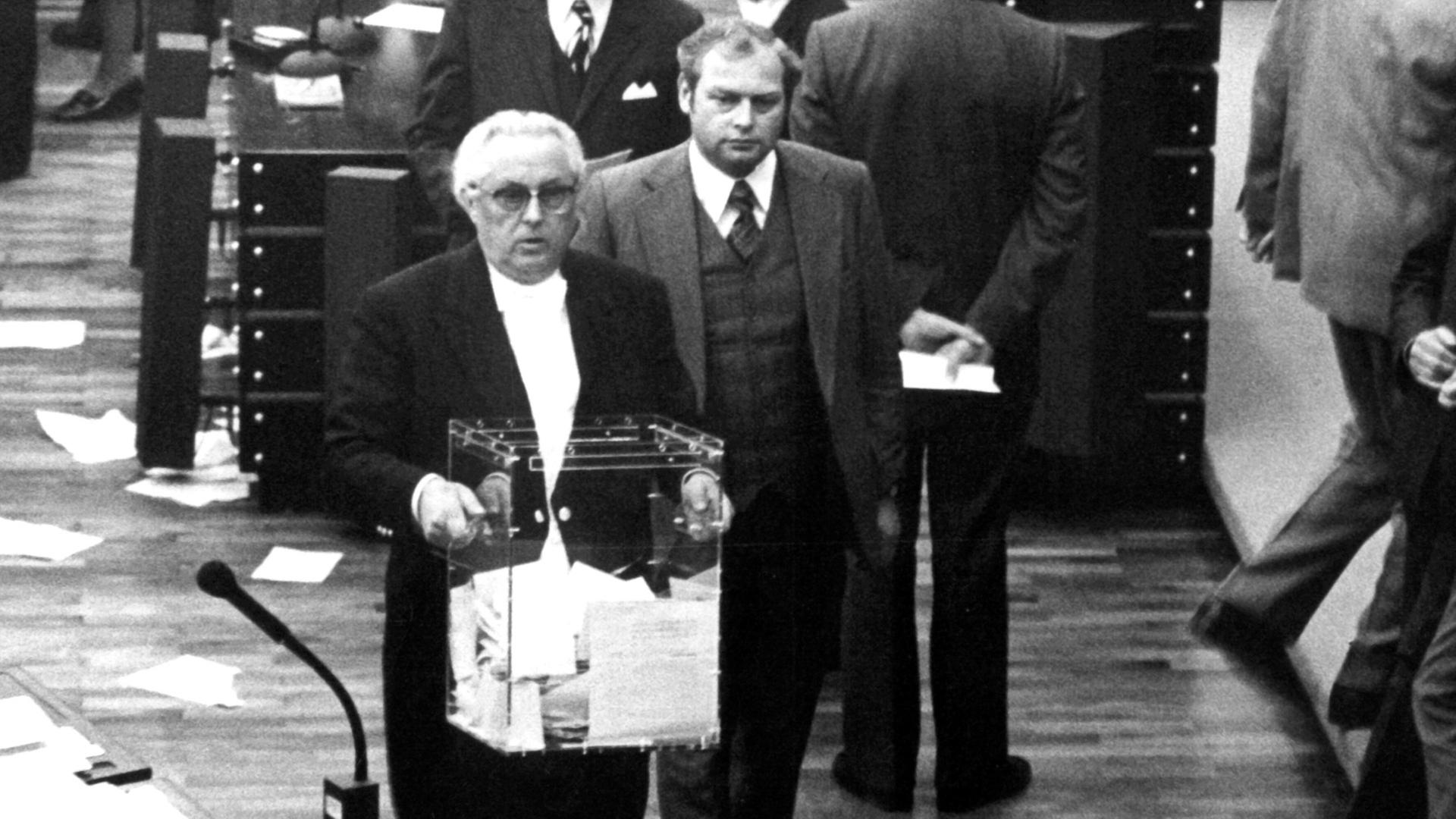 1974 - Bundestag beschließt Fristenregelung