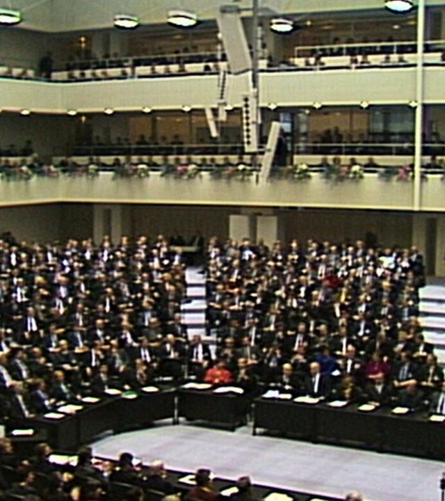 1990 - Demokratie kein "ewigwährendes Geschenk"