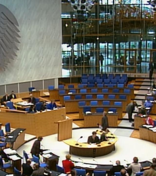 1998 - Nach Papstbrief: Aktuelle Stunde im Bundestag
