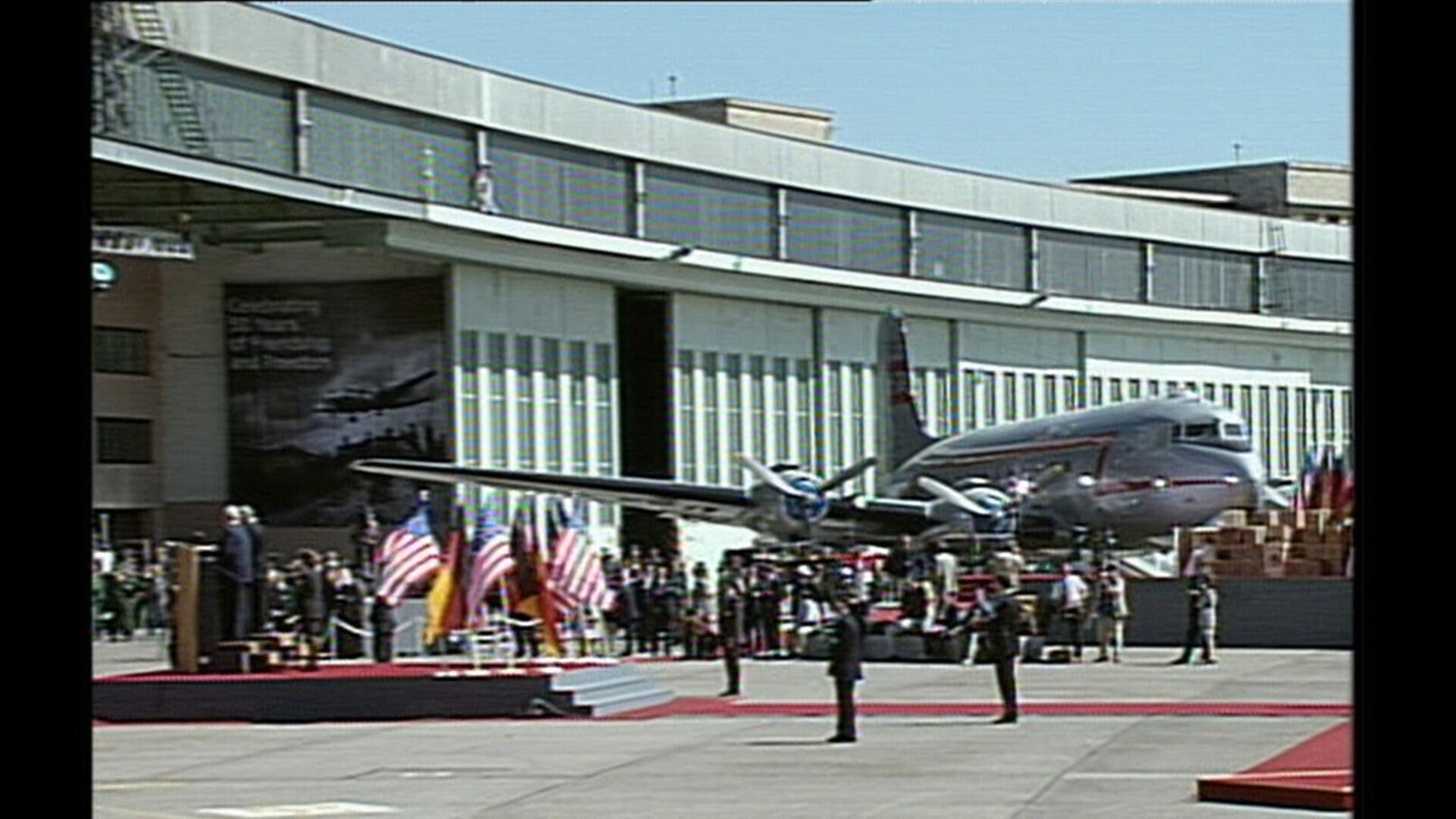 1998- Clinton: "Berlin bleibt doch Berlin"