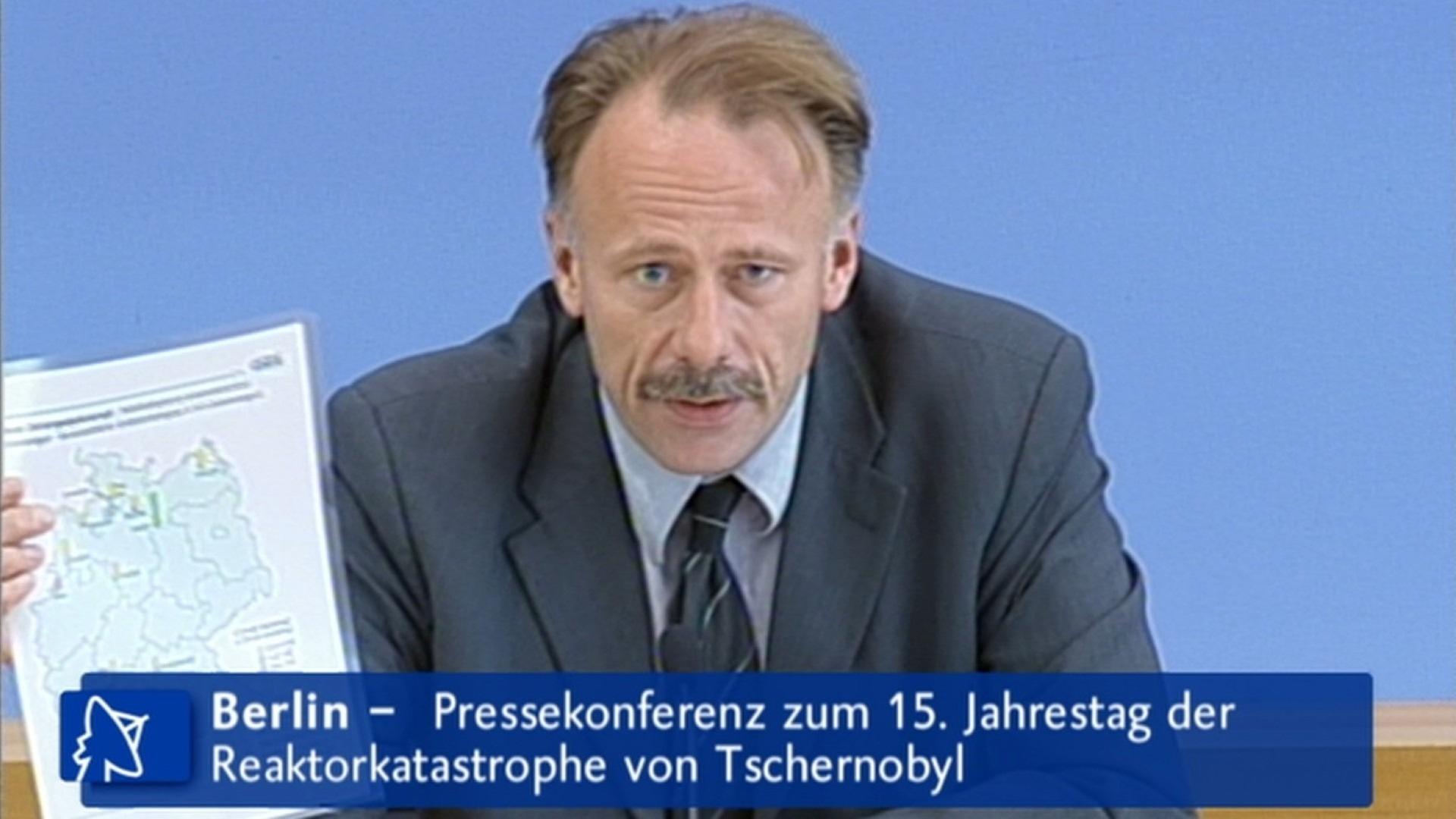 2001 - Trittin: Atomkraft mit "unkalkulierbaren Risiken verbunden"
