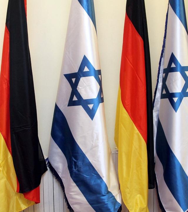 2015 - Lammert vor der Knesset