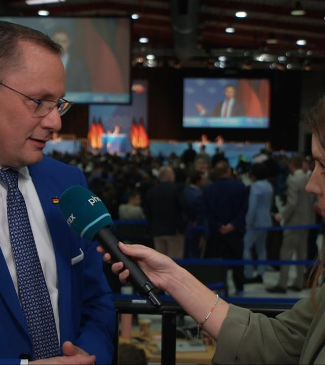 AfD: Vorsitzender Tino Chrupalla im phoenix-Interview, mit Einordnung