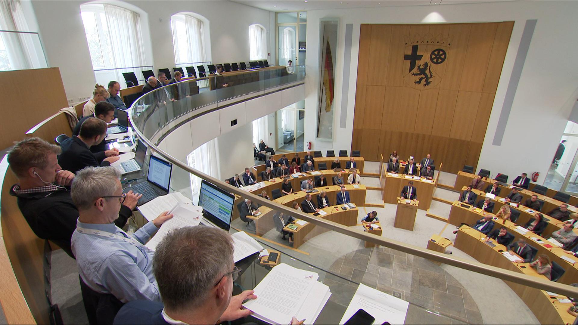 Ahrflut-Abschlussbericht im Landtag RLP