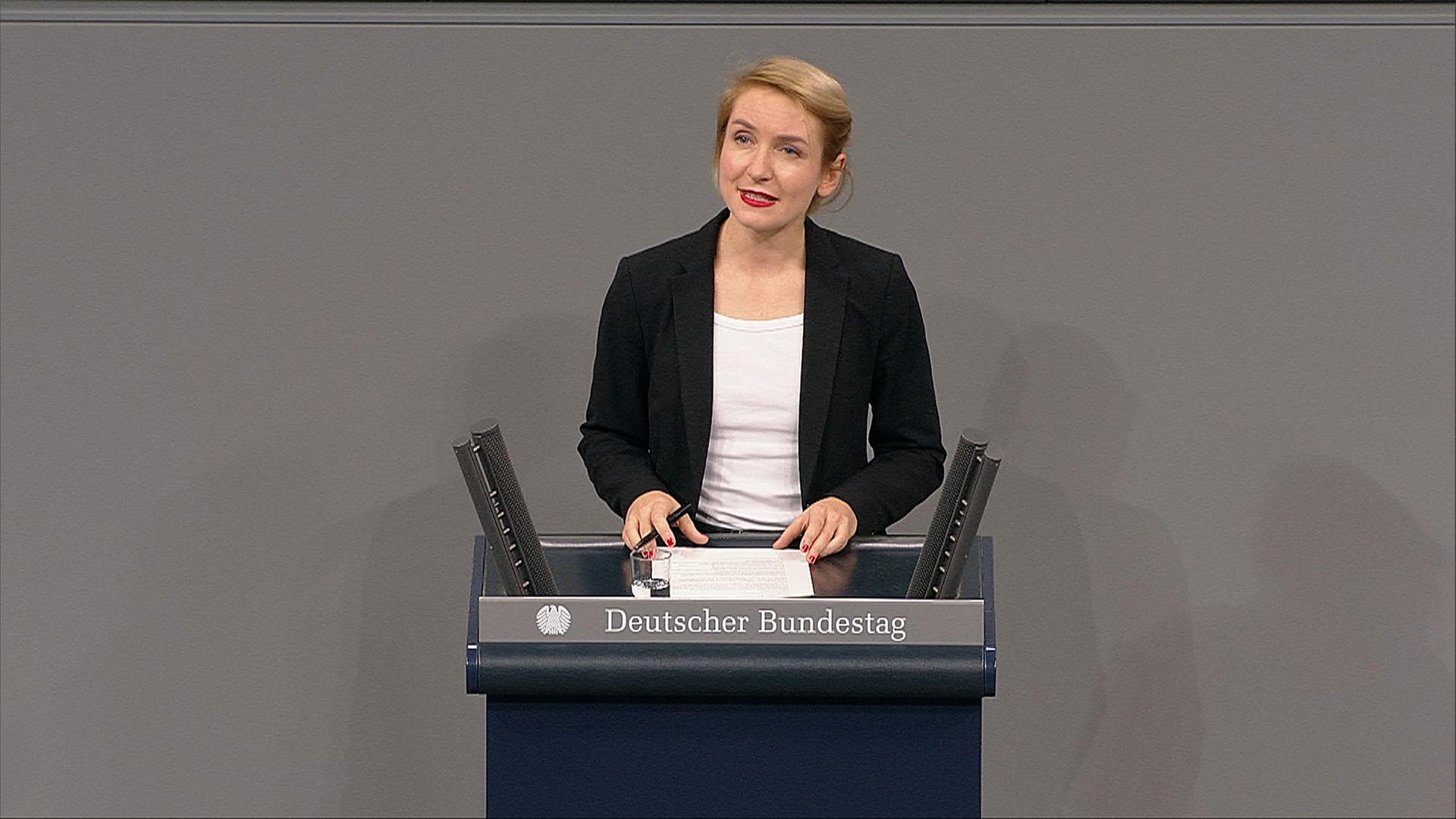 Aktuelle Stunde u.a. zu Armuts- und Reichtumsbericht