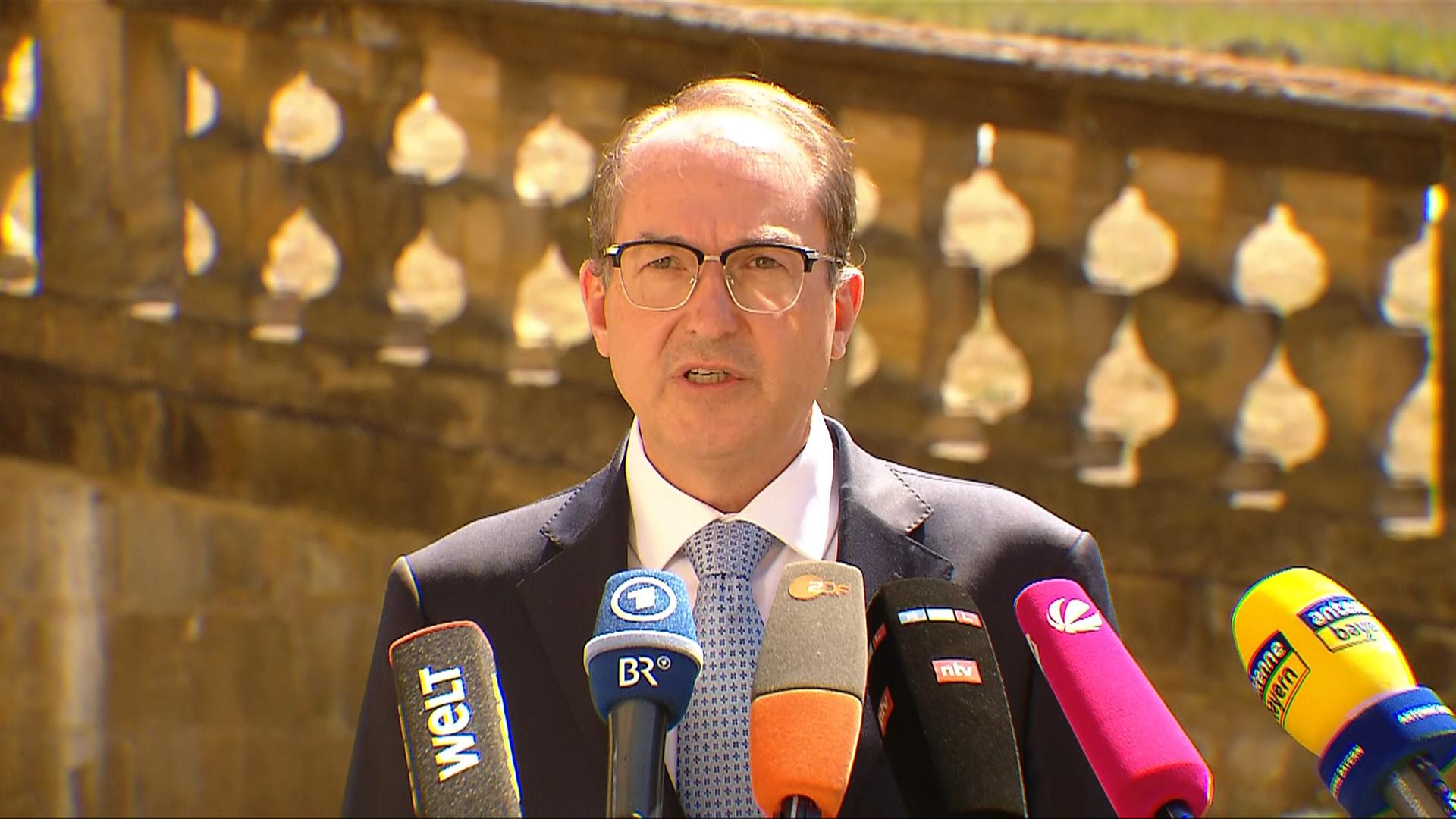 Alexander Dobrindt zu Abschiebungen und Gefährdern