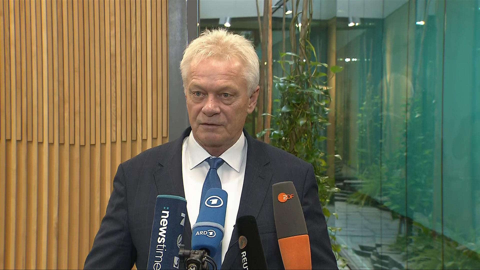 Alois Rainer zur Vogelgrippe: "Die Lage ist ernst"