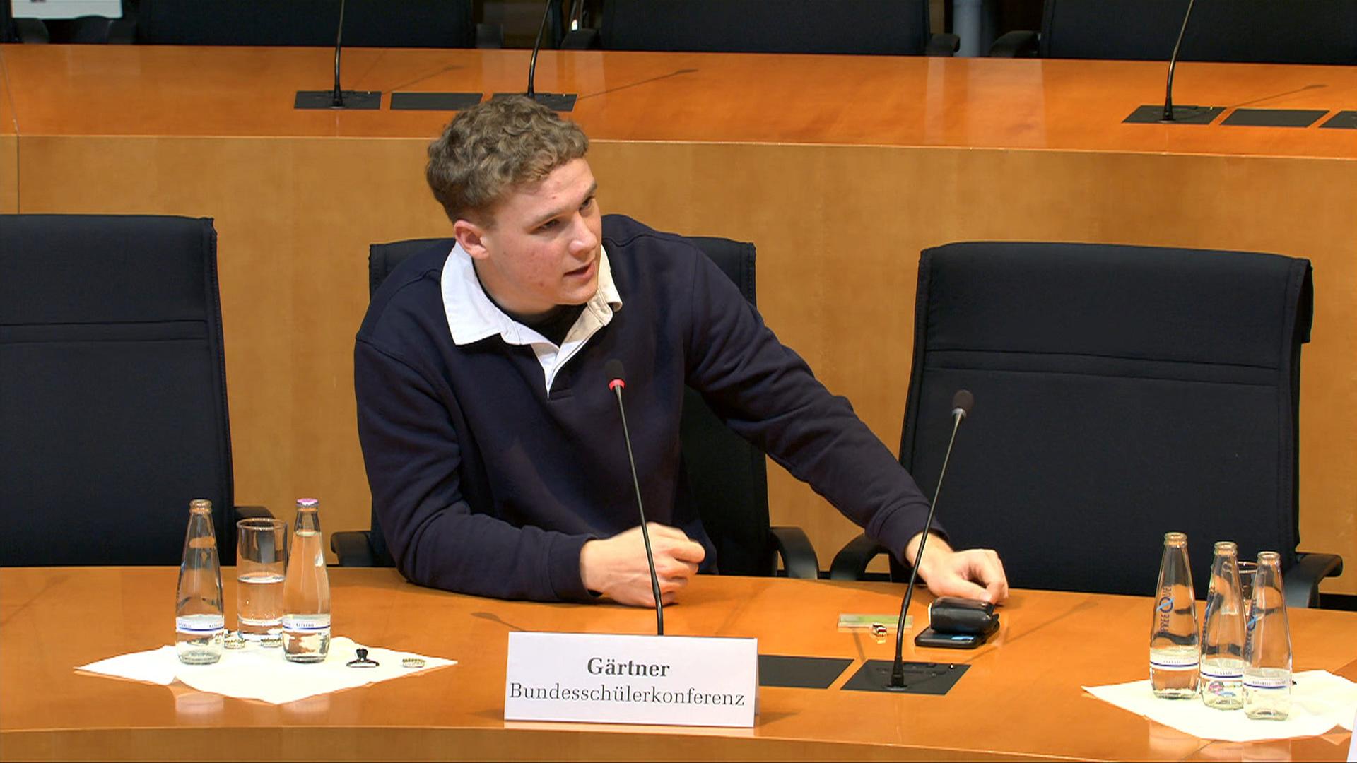 Anhörung zur Wehrpflicht