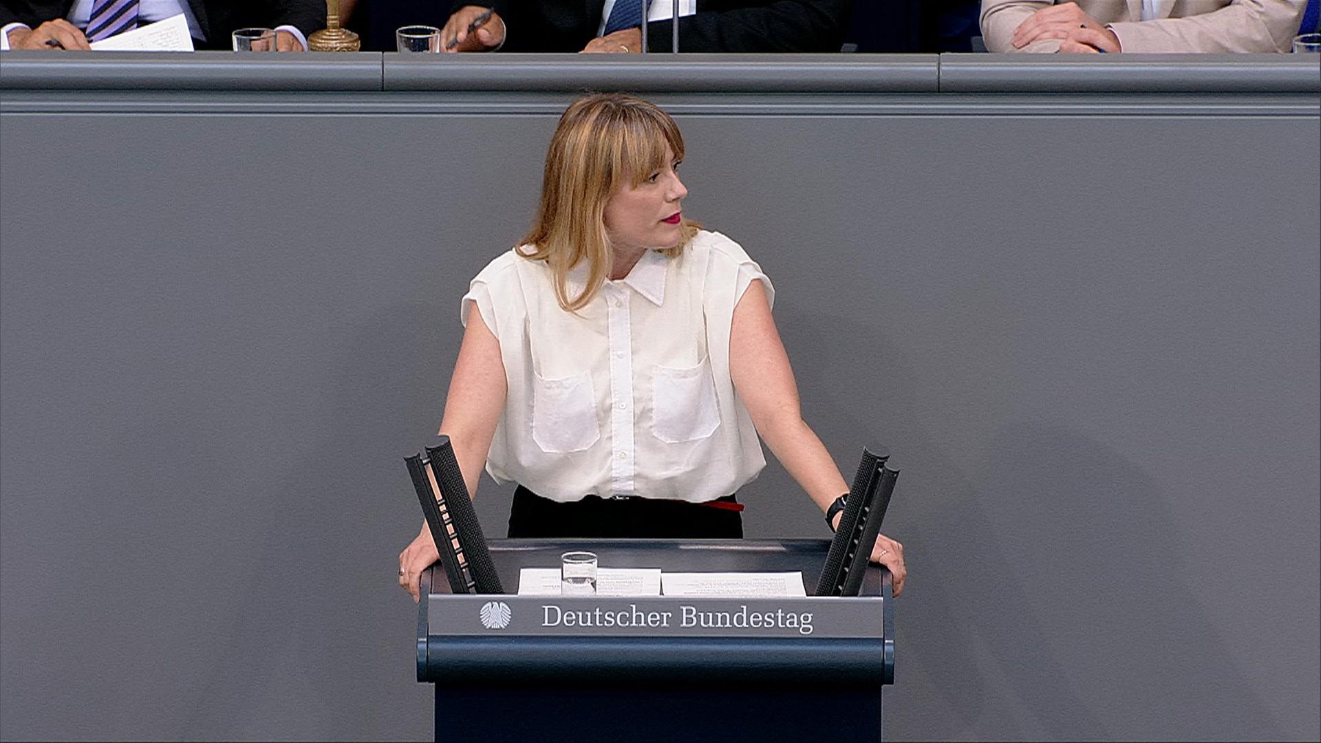 Anträge Die Linke zu Meinungsfreiheit und Wahlalter