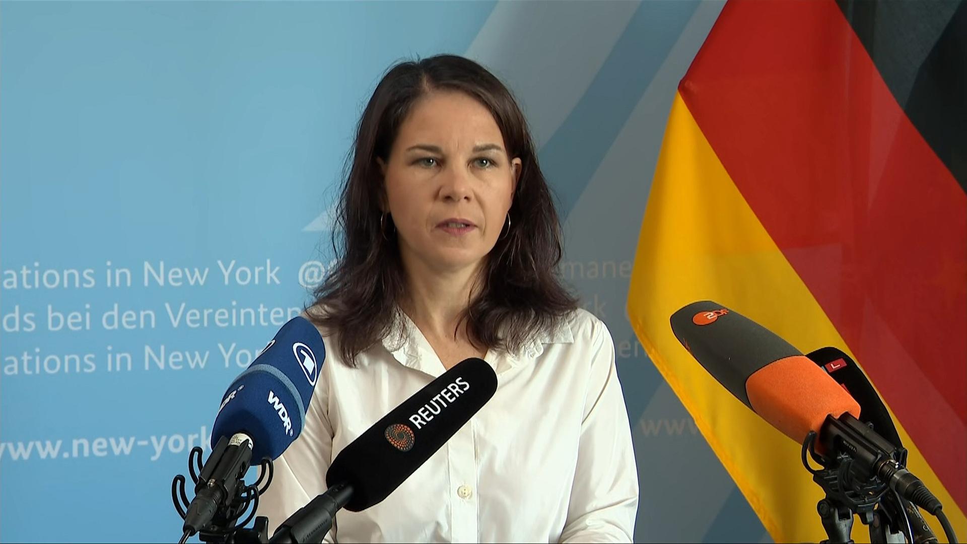 Baerbock schließt iranische Generalkonsulate