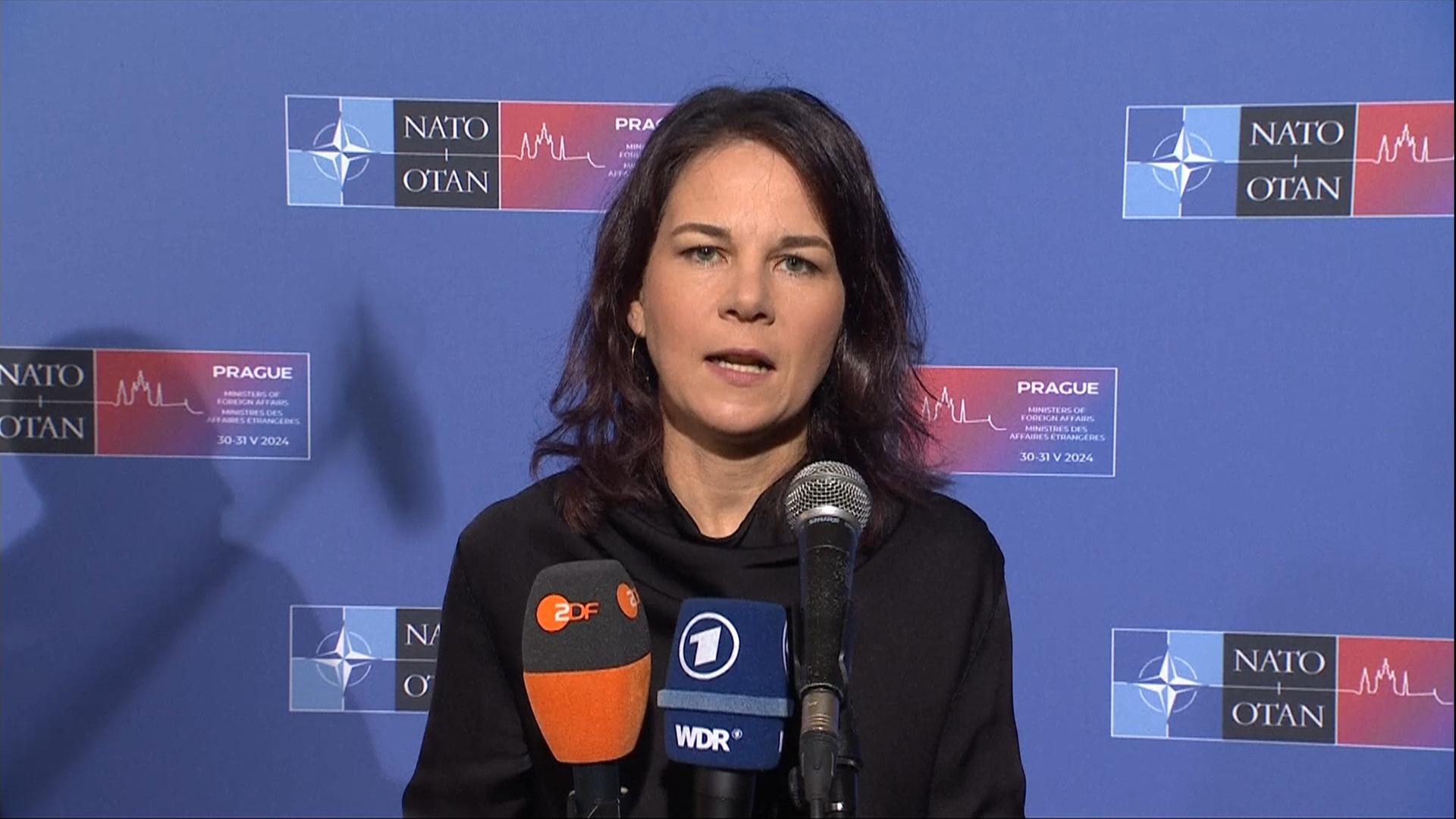 Baerbock und Stoltenberg vor NATO-Treffen