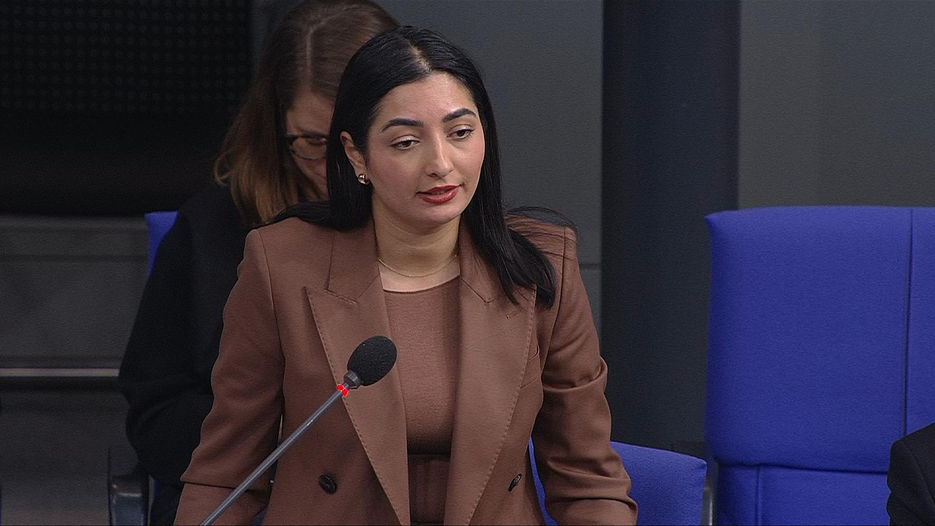 Befragung von Dobrindt und Alabali Radovan