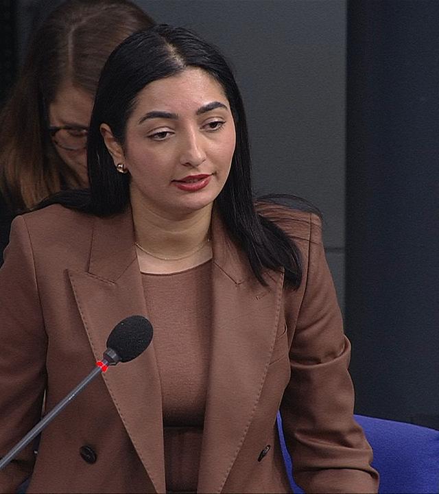 Befragung von Dobrindt und Alabali Radovan