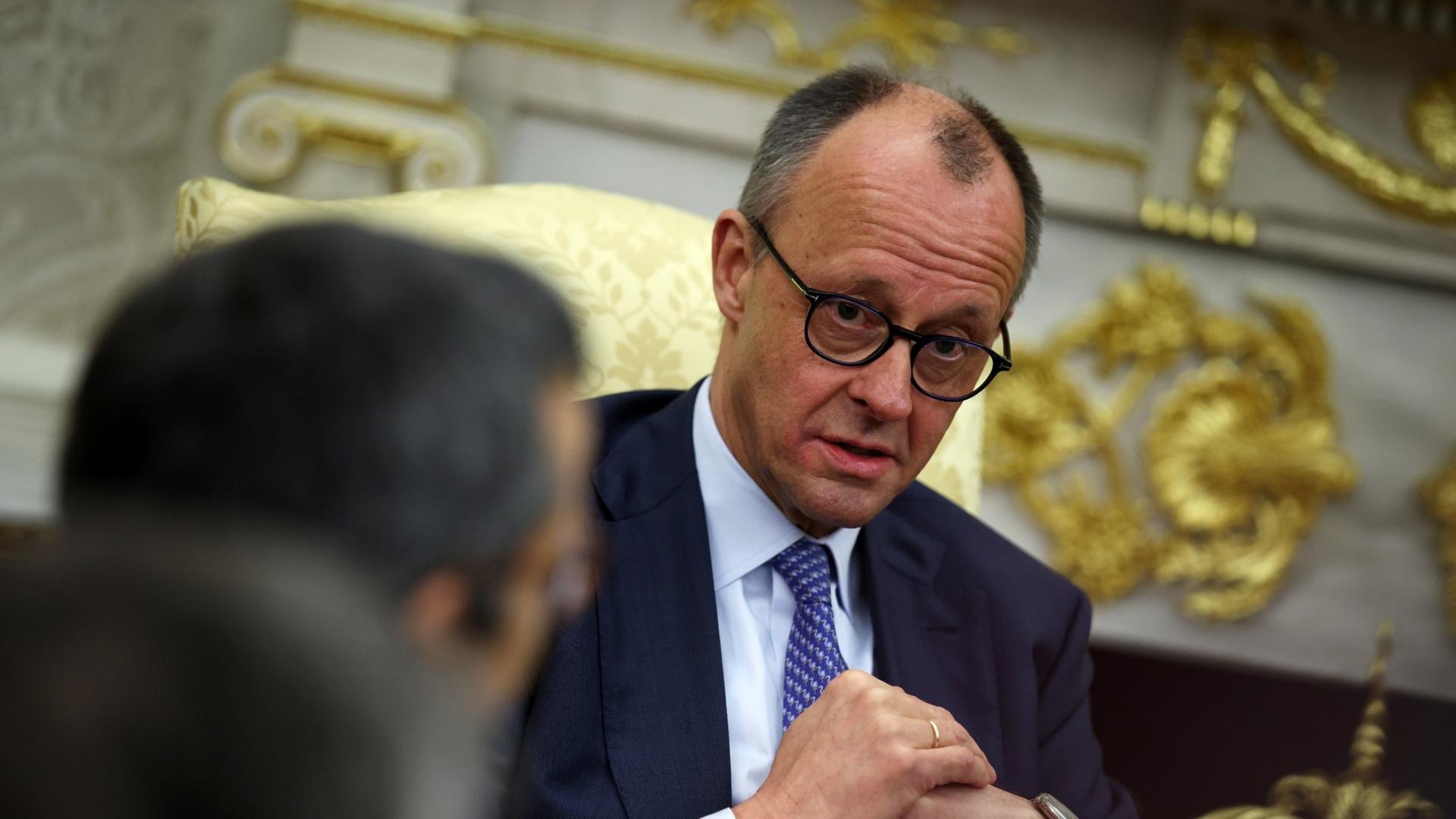 Besuch in USA: Merz und Trump im Oval Office