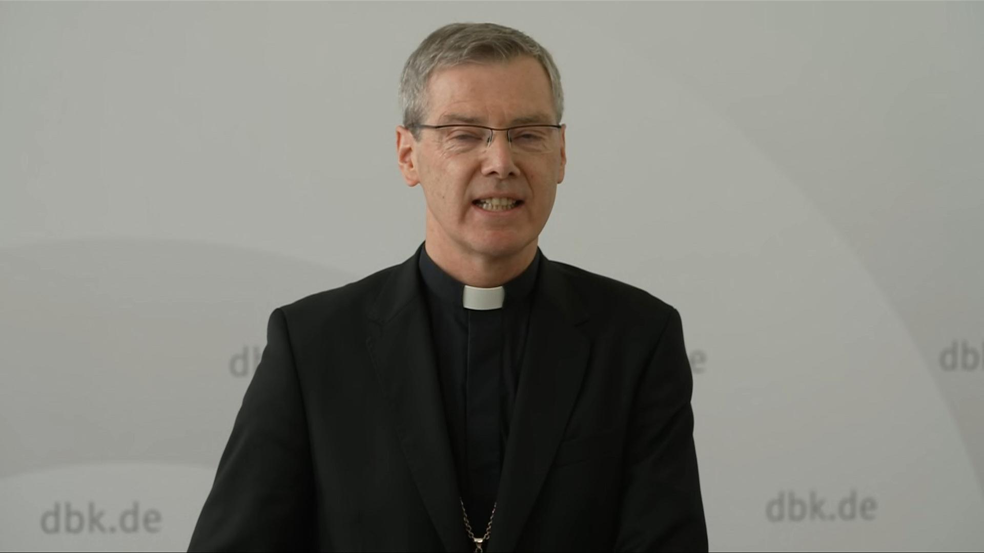 Bischof Heiner Wilmer nach seiner Wahl