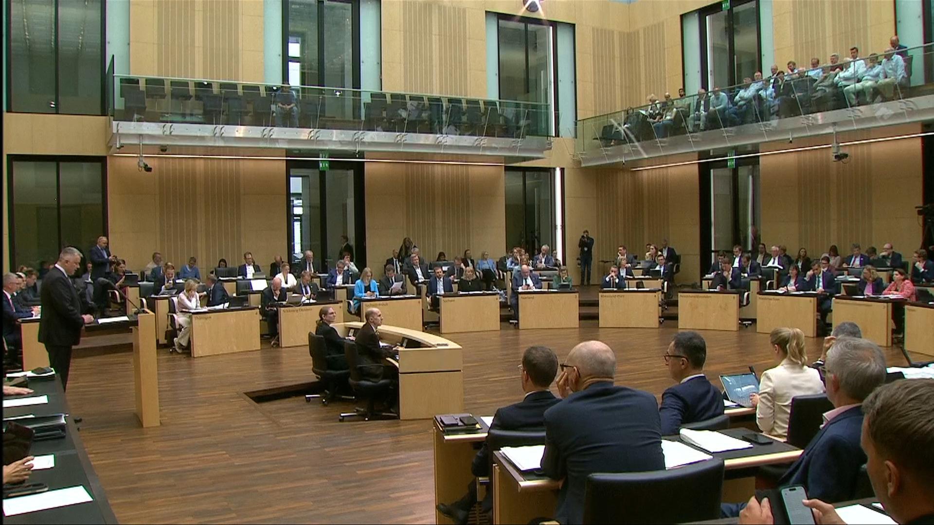 Bundesrat zu GKV-Beiträgen und Gebäudeenergiegesetz
