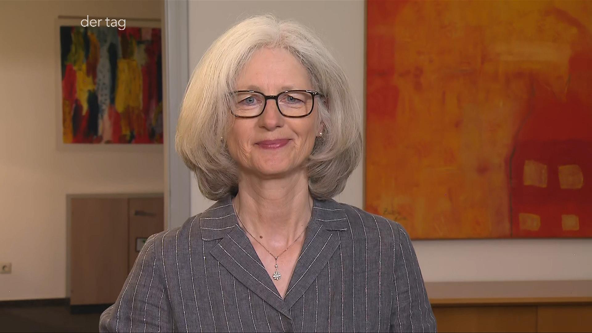 Bundesregierung: "Eine Art Weckruf, endlich gemeinsame Arbeit zu leisten"