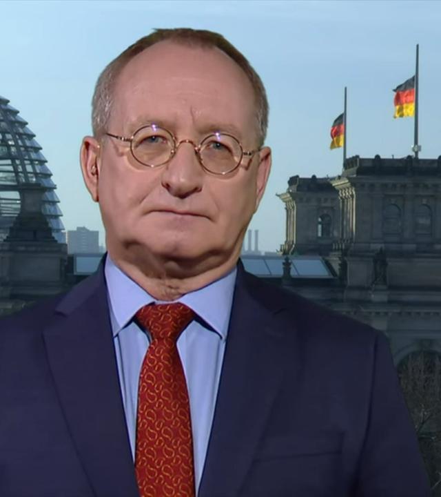 Bundestagsdebatte: Analyse von Erhard Scherfer