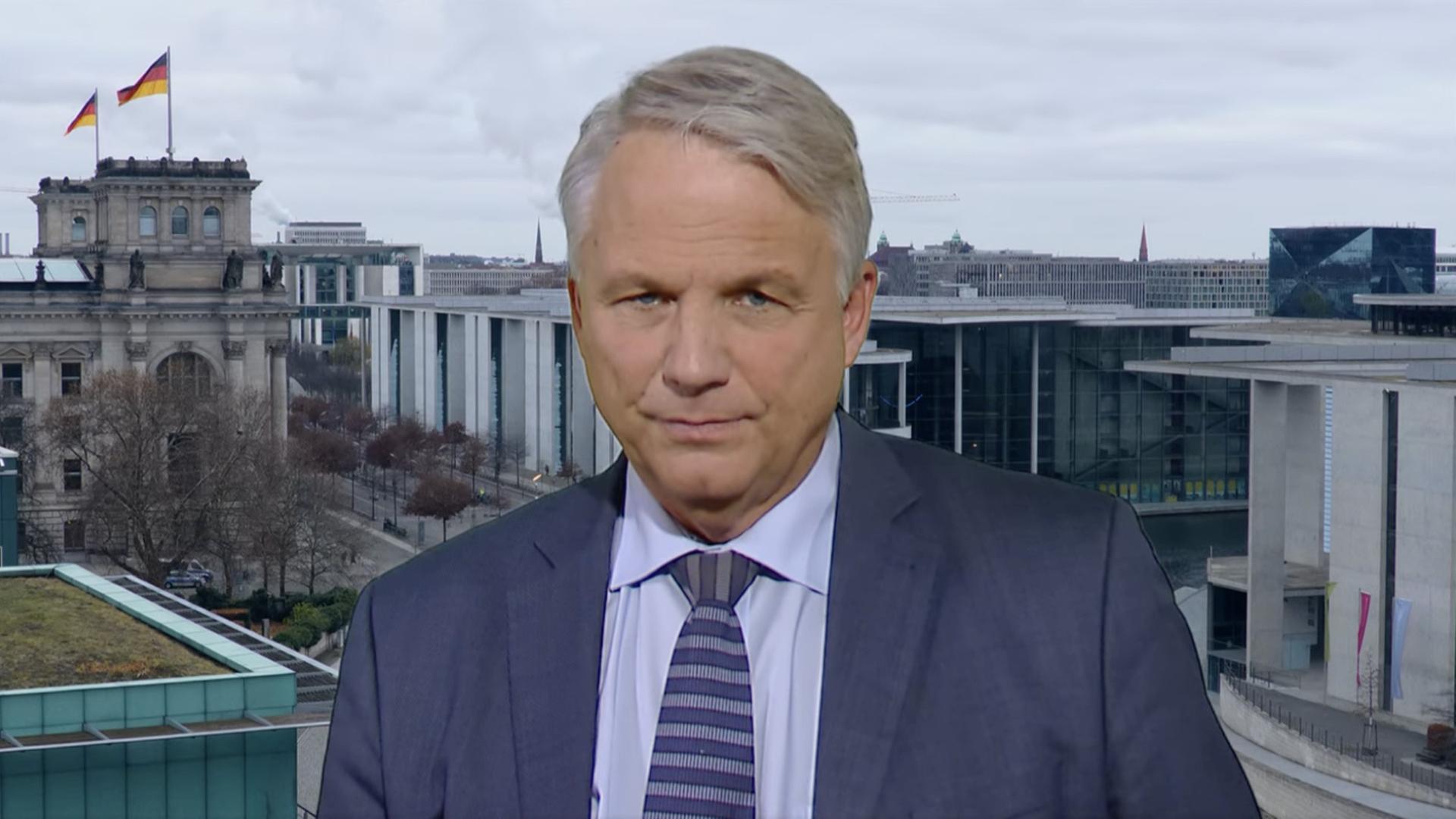 D-Day-Papier und Djir-Sarai Rücktritt