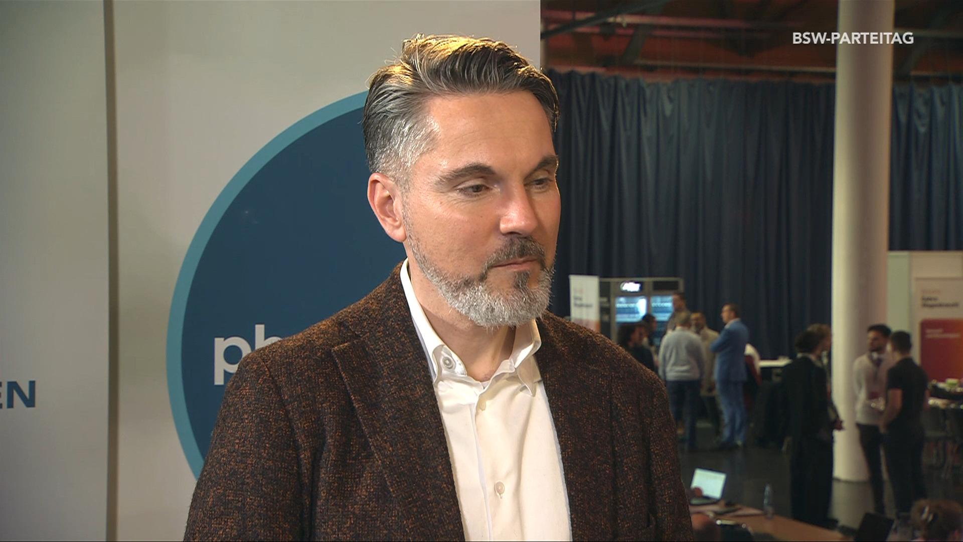 De Masi: "Wer ein Demokrat ist, muss so etwas nochmal neu auszählen lassen"