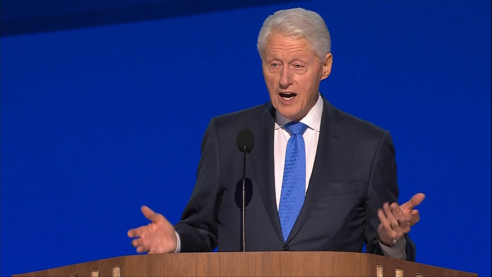 DNC Chicago: Auftritte Clinton, Walz, Pelosi