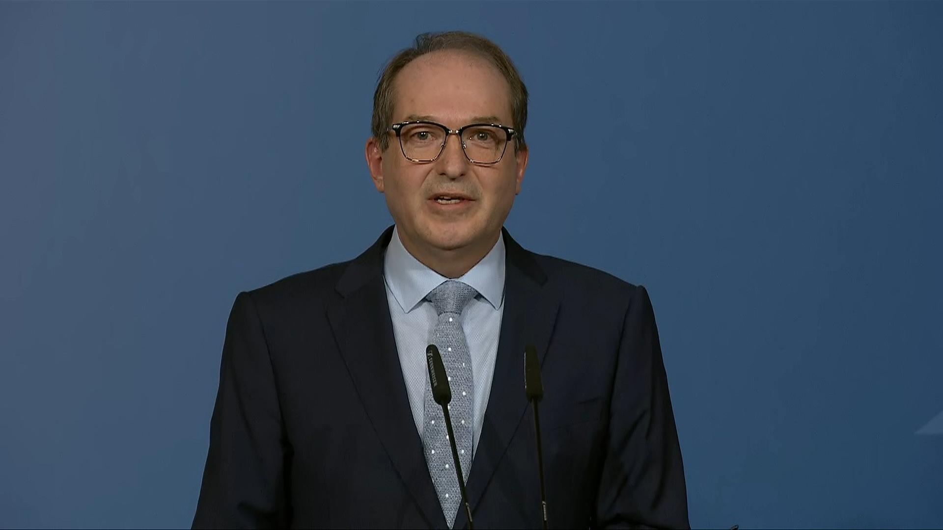 Dobrindt: AfD weiterhin als Verdachtsfall zu betrachten