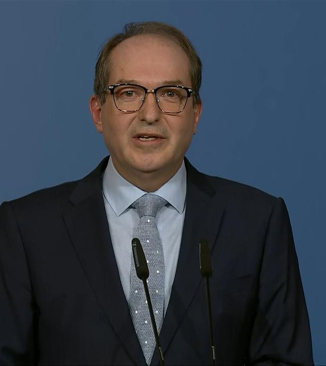 Dobrindt: AfD weiterhin als Verdachtsfall zu betrachten