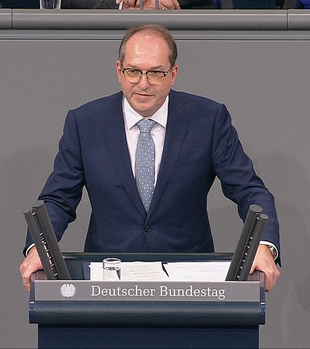 Dobrindt: "Wir schaffen Turbo-Einbürgerung ab"