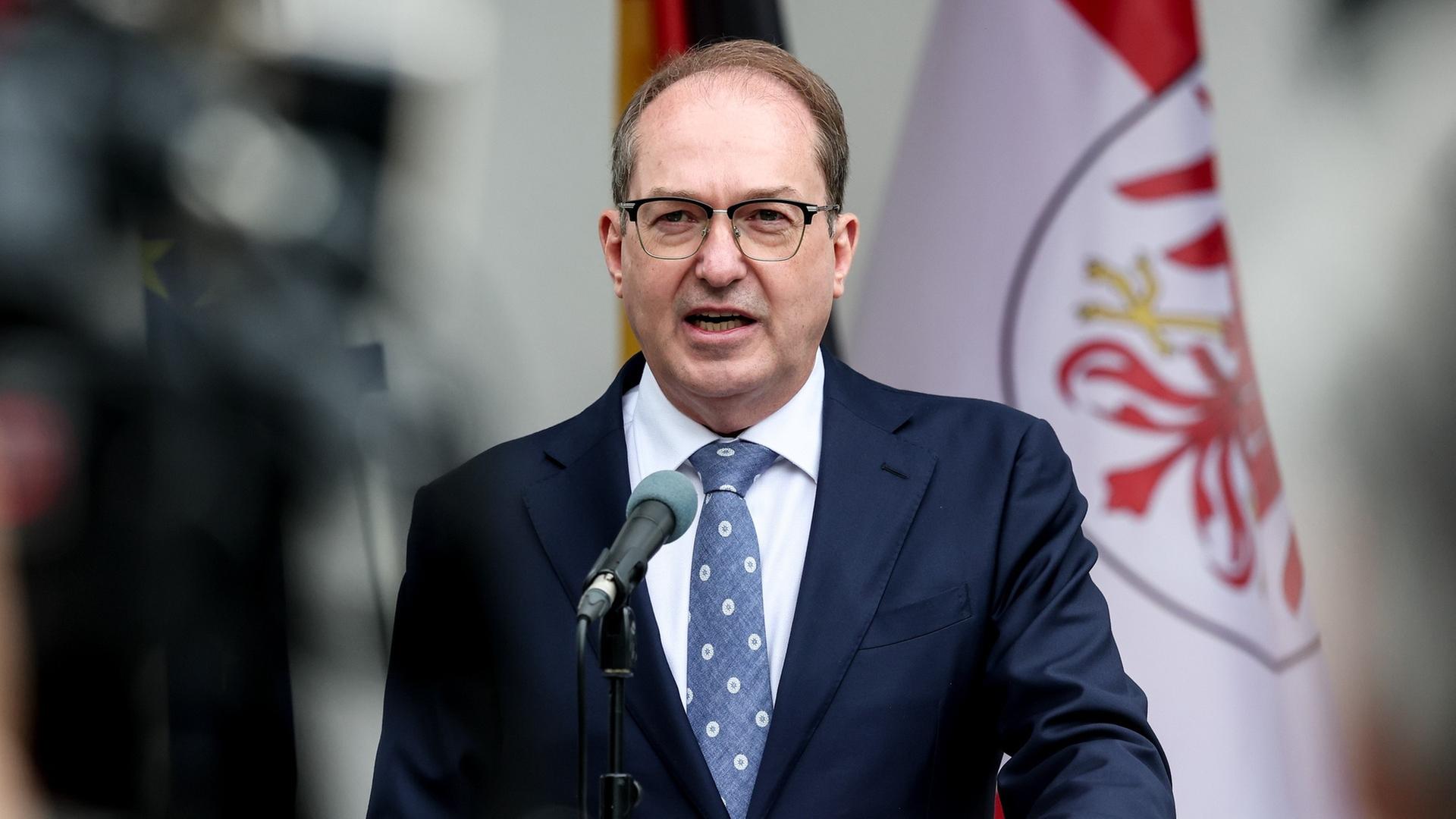 Dobrindt zum Start des EU-Asylsystems GEAS