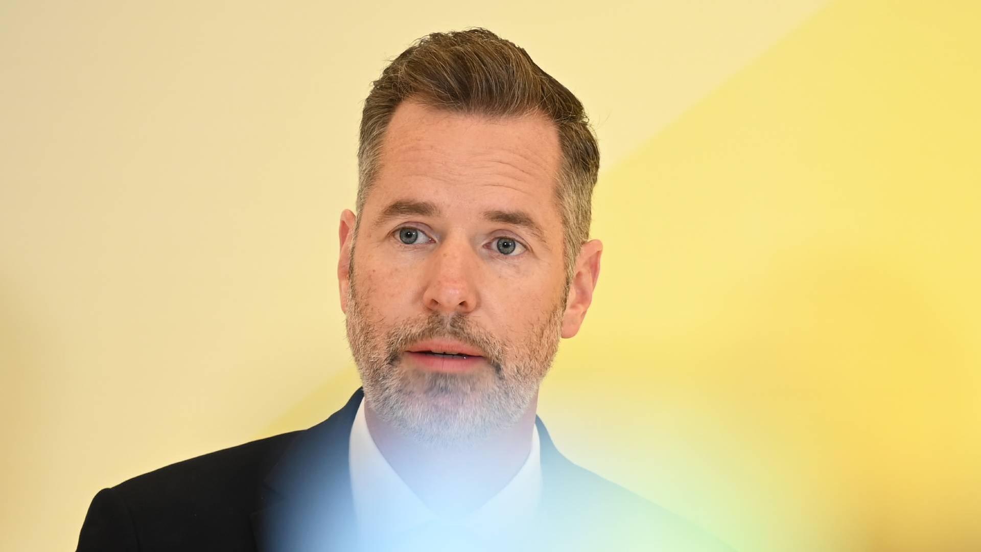 Dürr (FDP): "Unwürdiges Schauspiel"