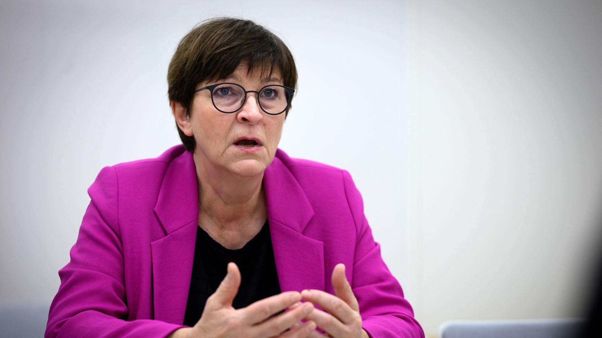 Esken, SPD: "Demokratie braucht Demokraten"