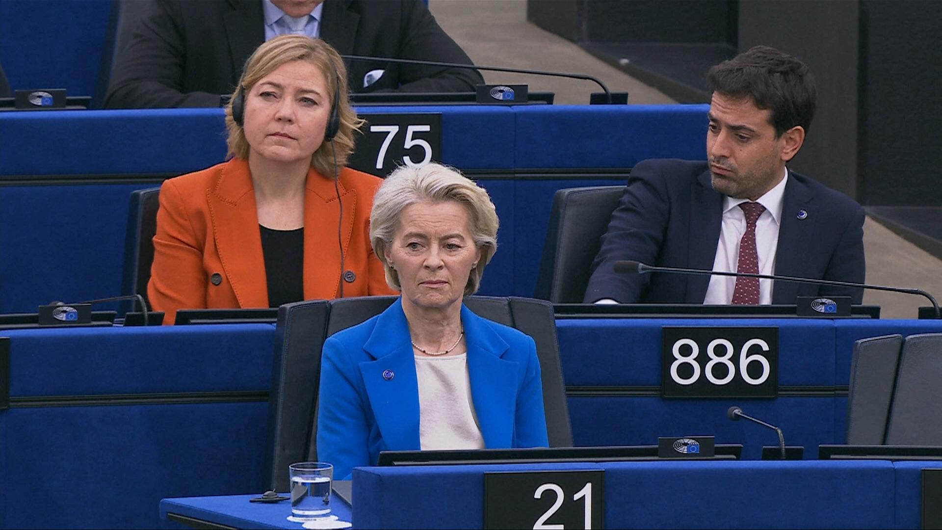 EU-Parlament: Misstrauensanträge gegen von der Leyen