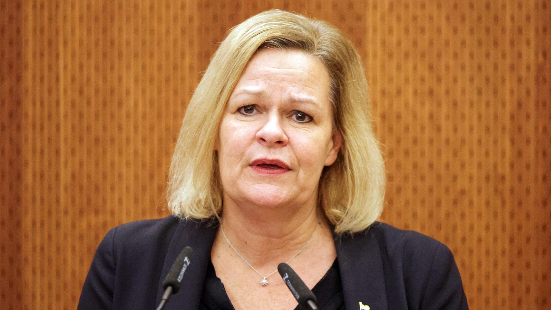 Faeser über Anlaufstelle für Kommunalpolitiker:innen