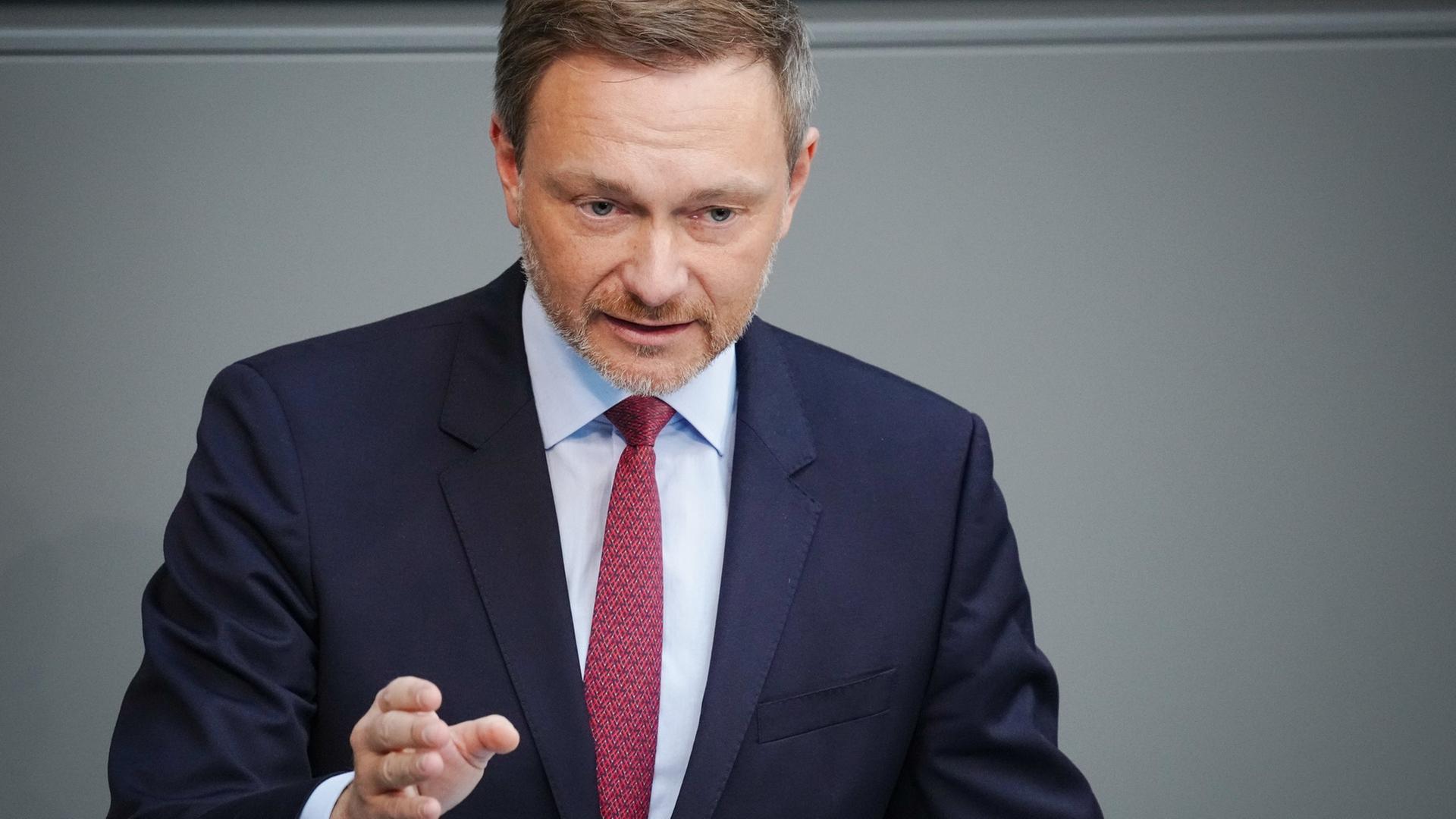 Finanzminister stellt Haushalt 2022 vor