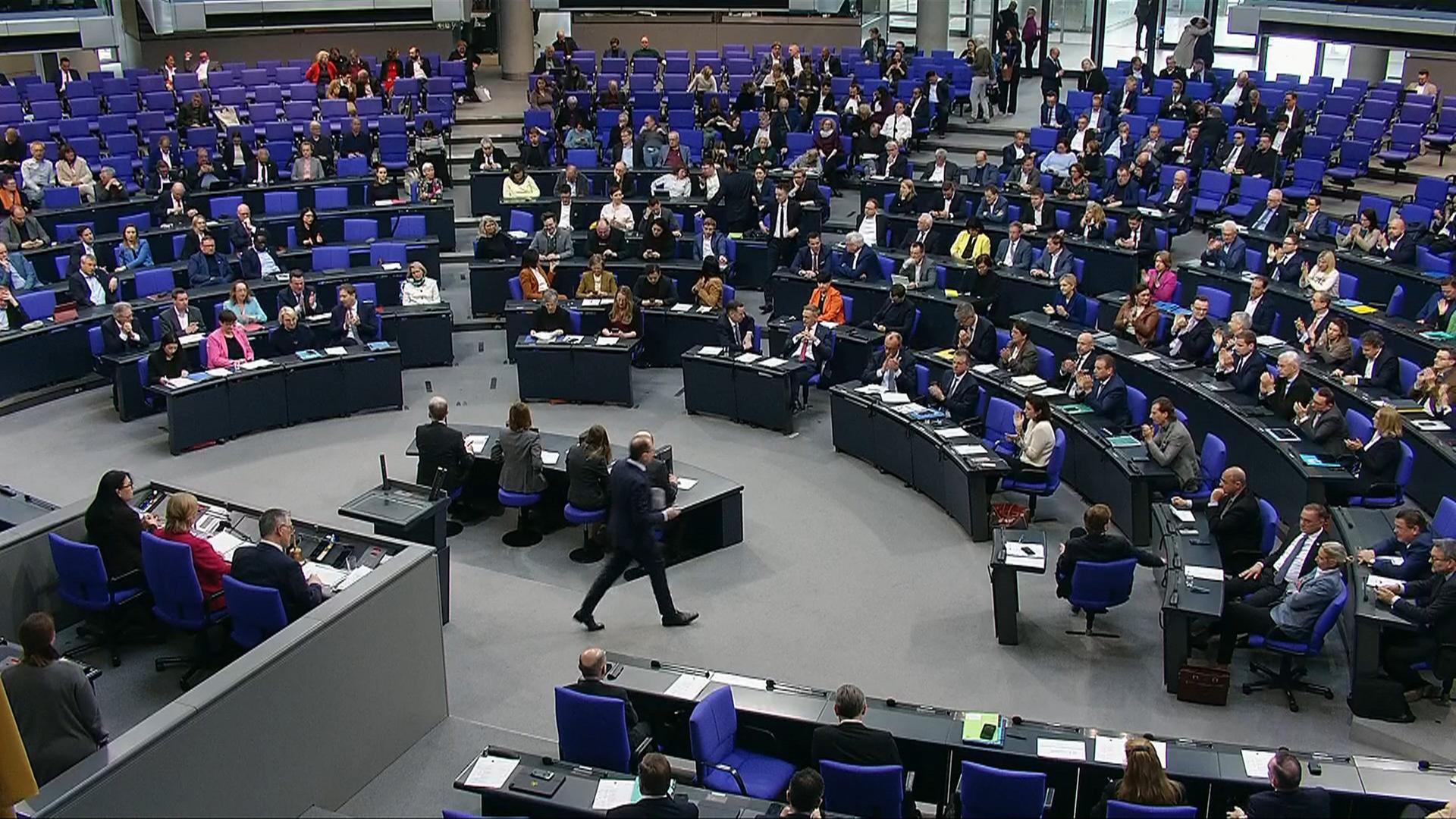 Gesamte Debatte zur Grundgesetzänderung