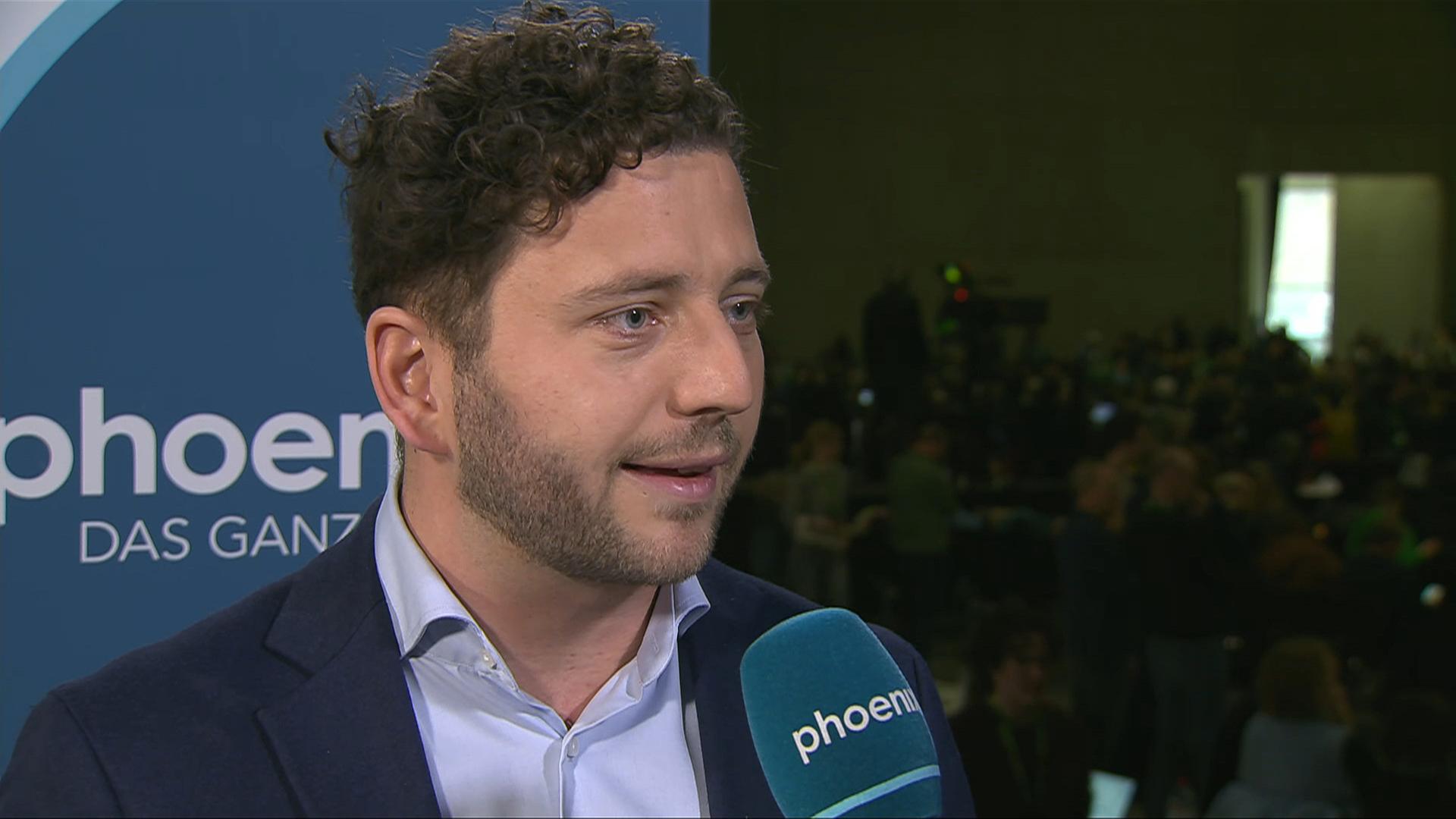 Grünen-Parteivorsitzender Banaszak im Interview