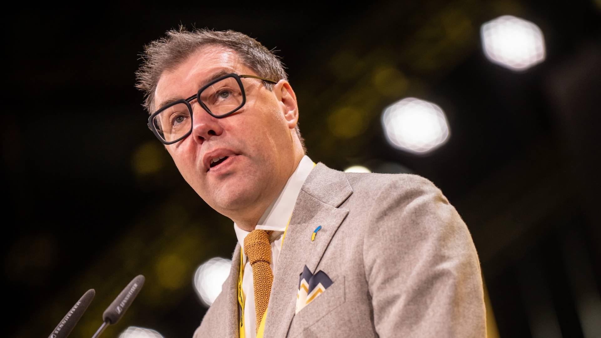 Grußwort: Gemeinsam mit der Mitte gegen die Feinde