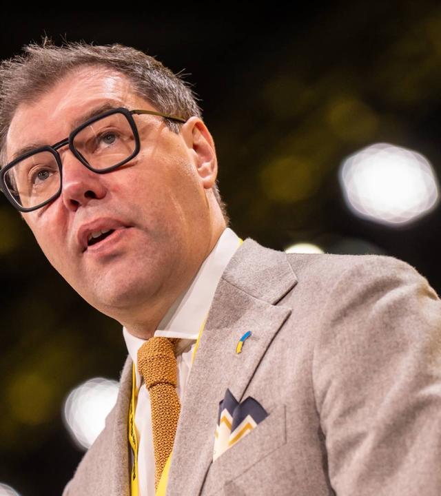 Grußwort: Gemeinsam mit der Mitte gegen die Feinde