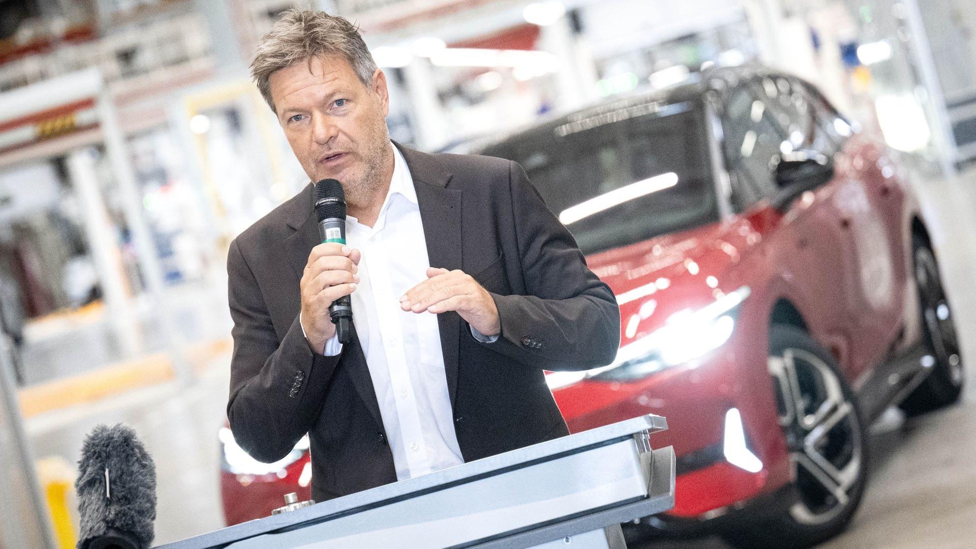 Habeck besucht VW-Werk Emden