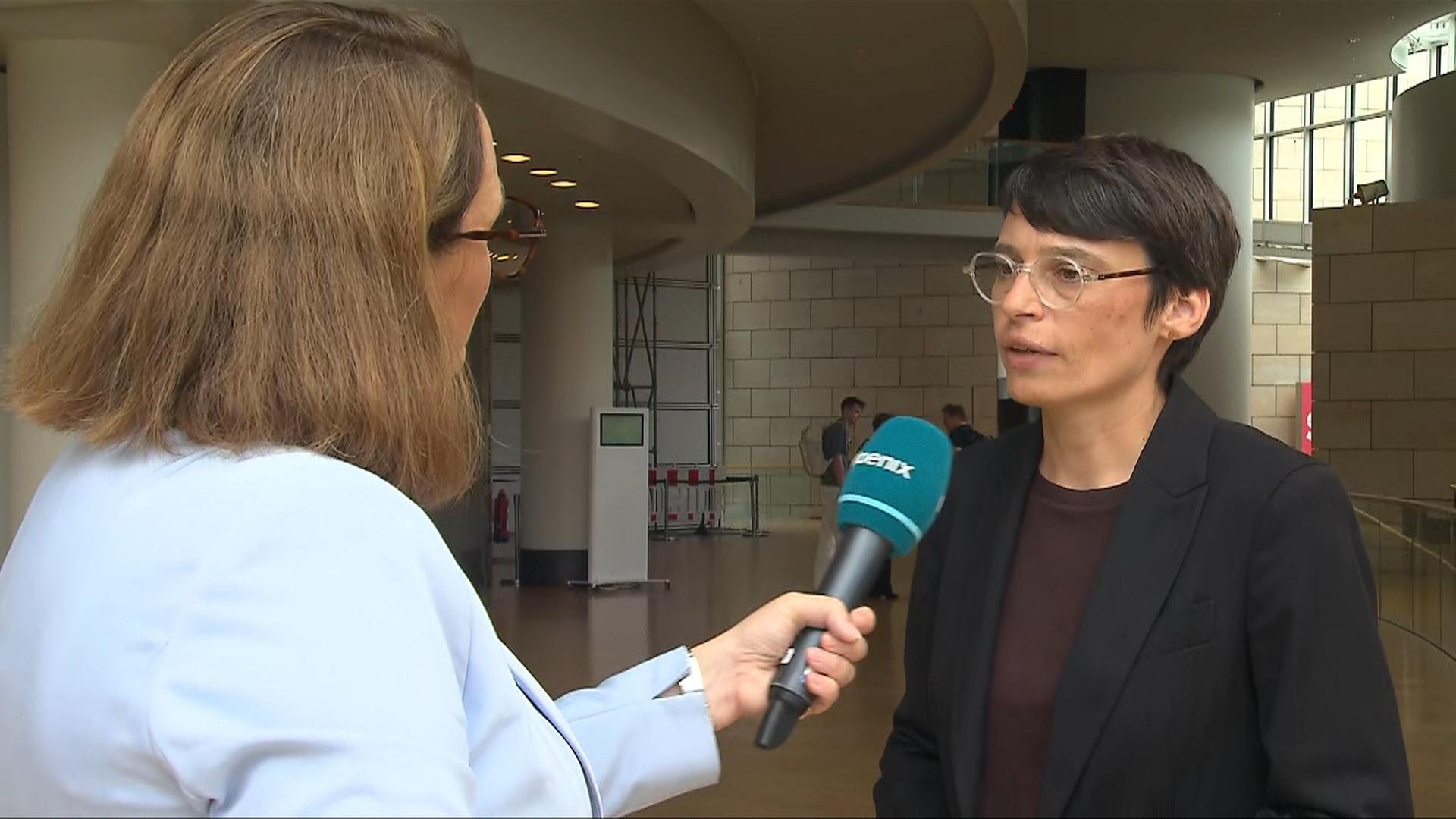 Interviews mit Herbert Reul und Josefine Paul