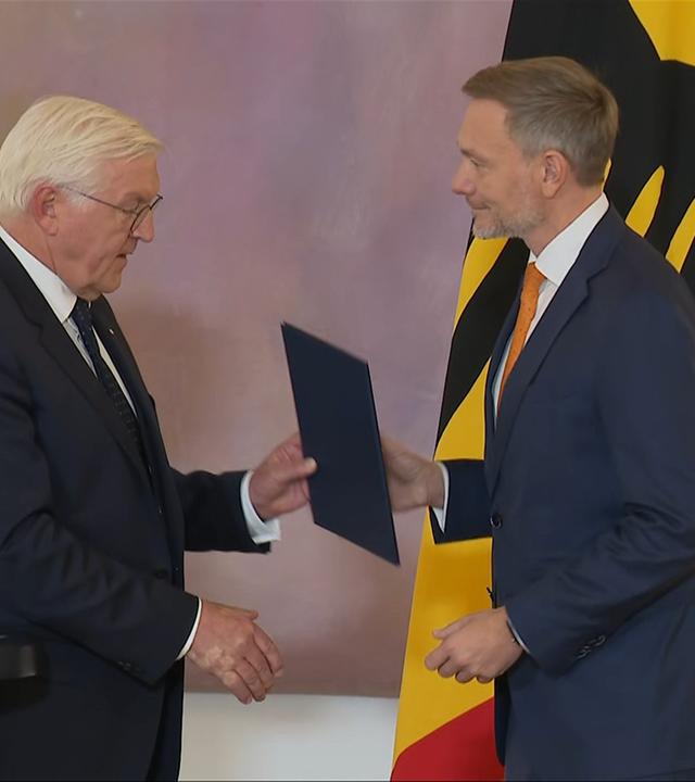 Kabinettsumbildung in Schloss Bellevue