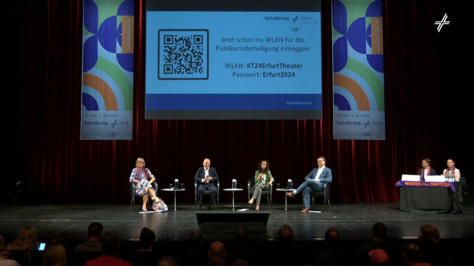 Katholikentag: Podium mit Kanzler Scholz