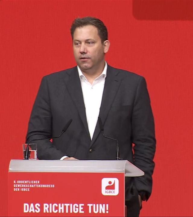 Klingbeil: Um jeden Industrie-Arbeitsplatz kämpfen