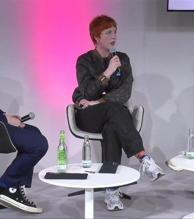 Lightmedium Social Media?